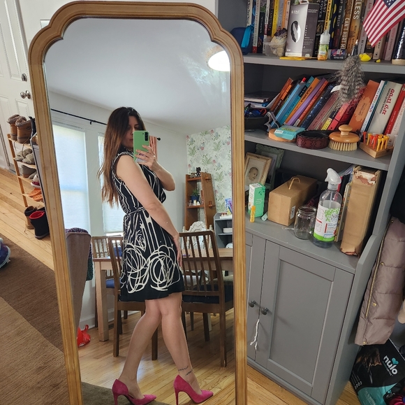 BCBG Black and White Stretchy Midi/ Mini Dress size Medium - Picture 5 of 12